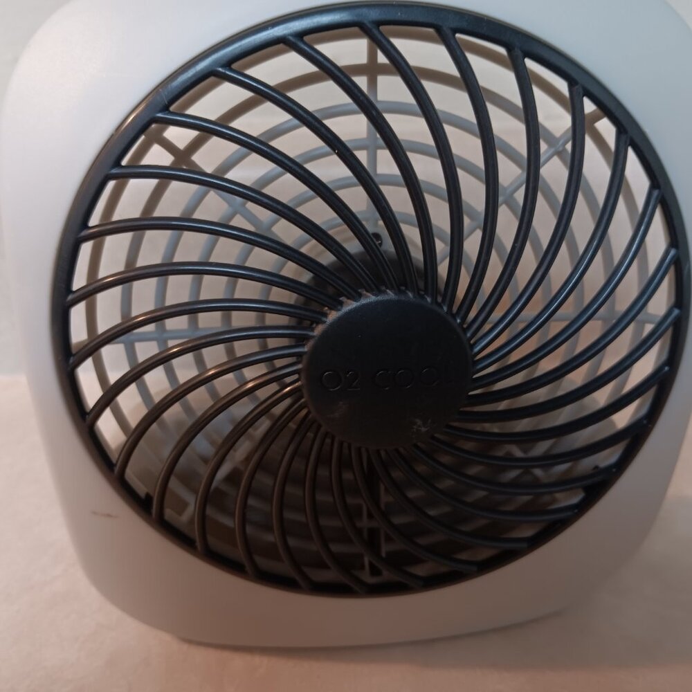 O2 Cool Personal Portable Fan - Picture 3 of 5
